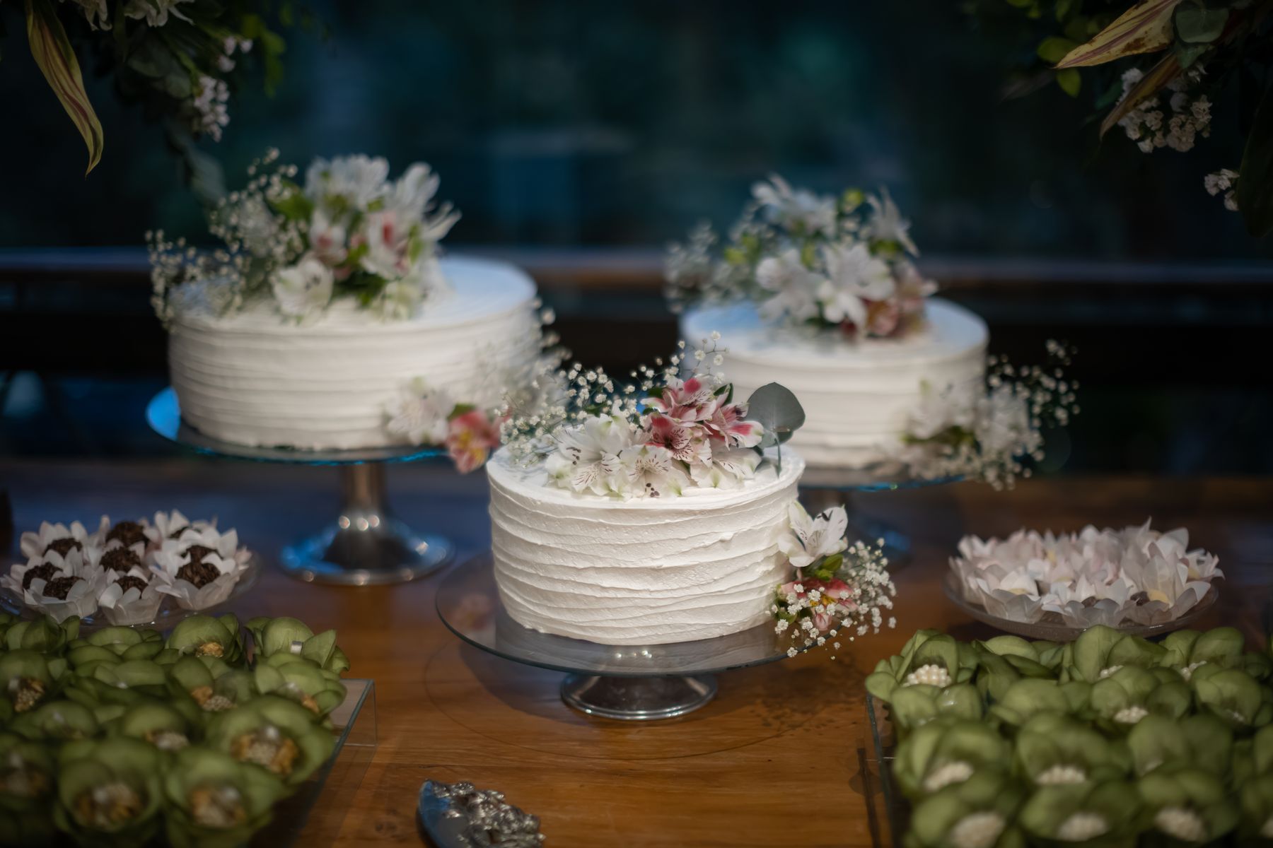 Festliche, mehrstöckige Torte aus Elif's Tortenwelt